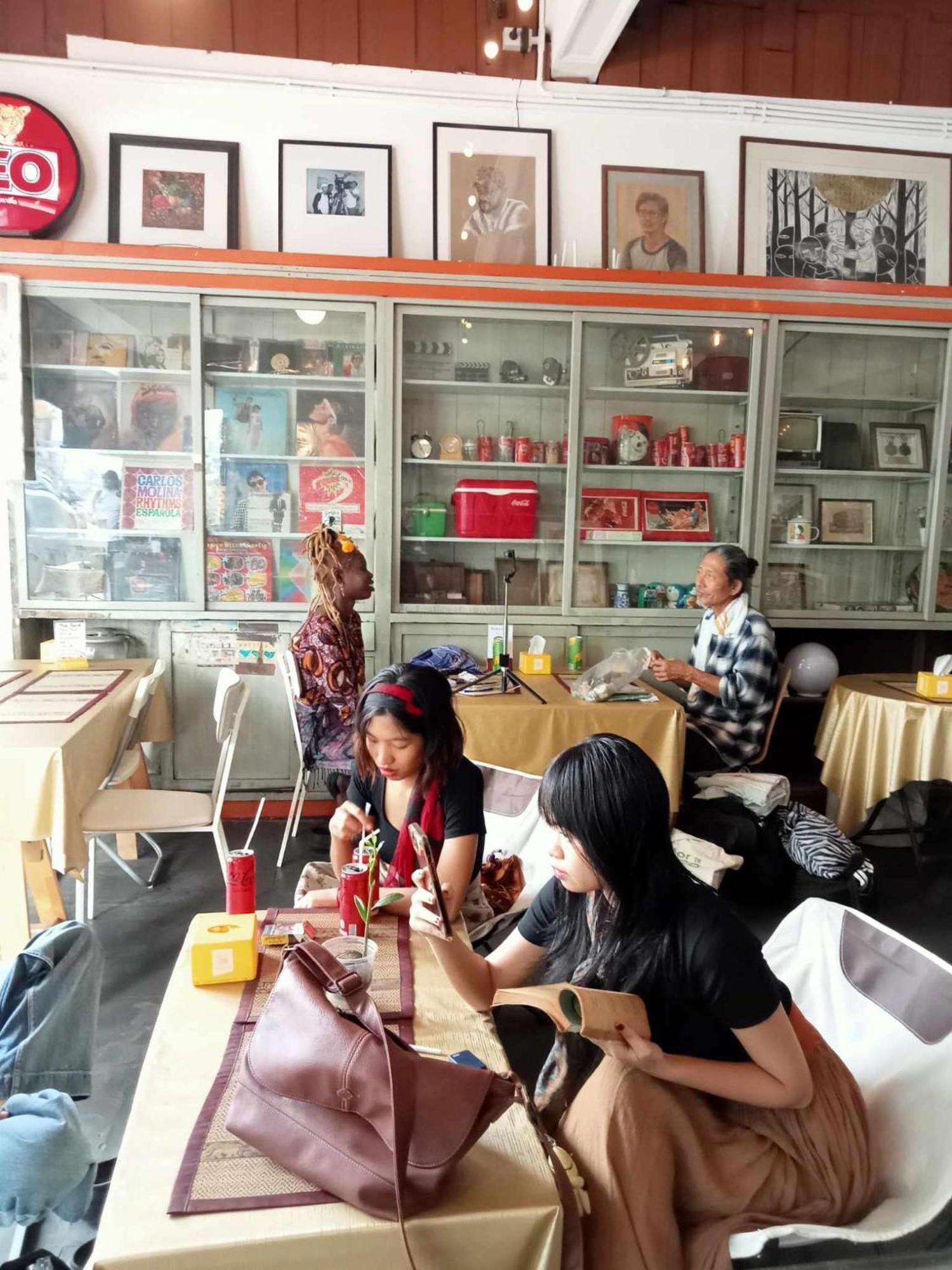 Bang Lumphu House&Bistro Apartman Bangkok Kültér fotó